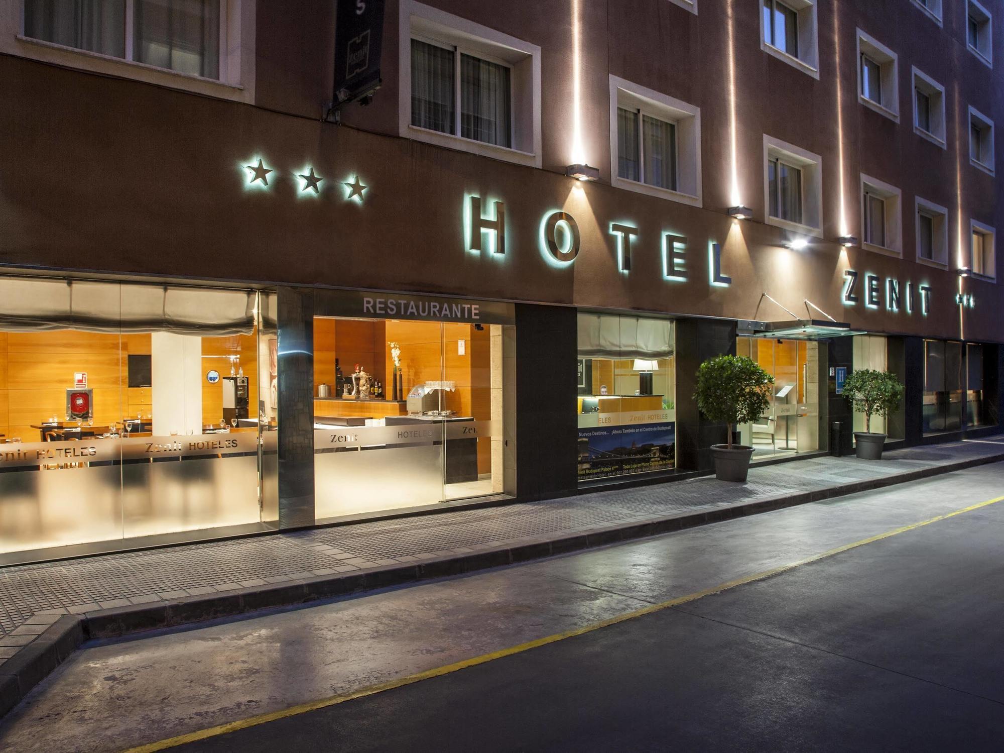 泽尼特马拉加酒店 外观 照片