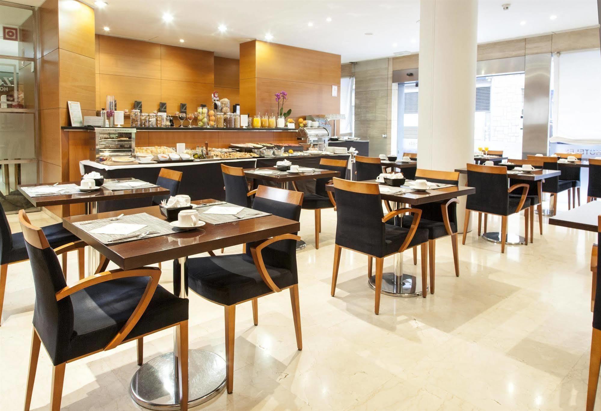 泽尼特马拉加酒店 外观 照片