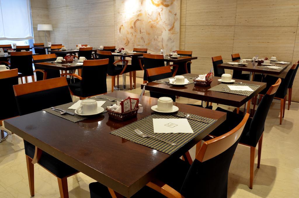 泽尼特马拉加酒店 外观 照片